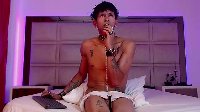 Maximo king25 online show from December 19, 6:32 am