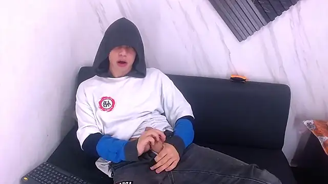 Liam York  online show from February 27, 8:30 pm