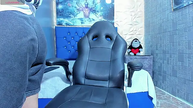 ElanGiraldo online show from May 6, 11:49 pm