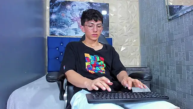 ElanGiraldo online show from April 27, 12:18 am