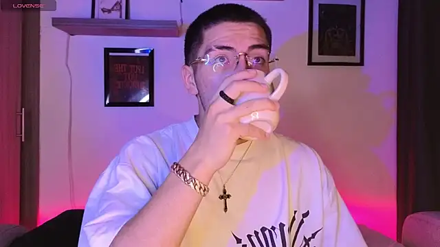 AresMassimoX online show from April 30, 11:17 am