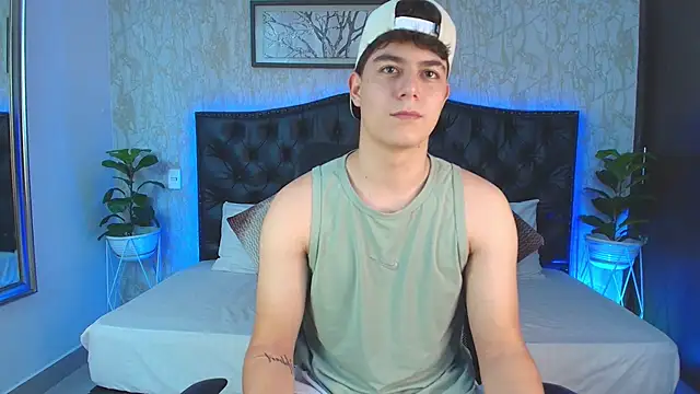 MaxxiCruzz online show from November 25, 3:41 am