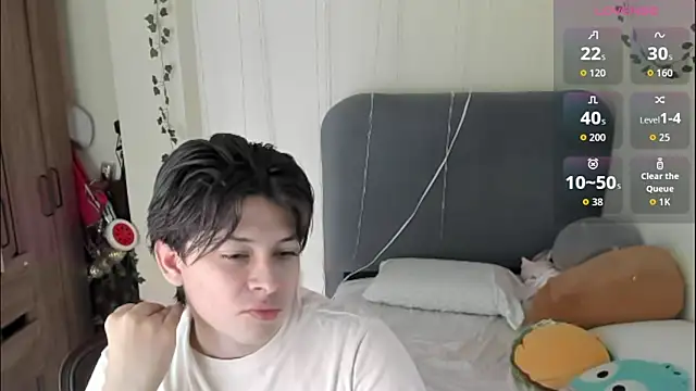 Felix kitty online show from April 8, 7:11 pm