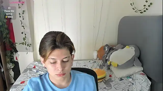 Felix kitty online show from December 3, 7:09 pm