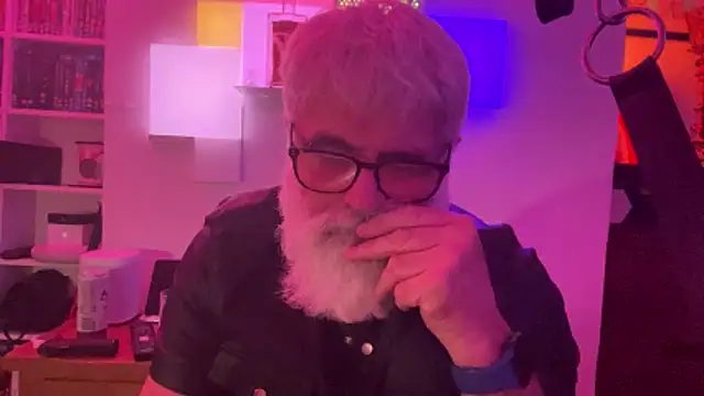 LeatherSdaddy online show from April 18, 2:02 am