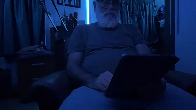 LeatherSdaddy online show from April 4, 11:46 pm