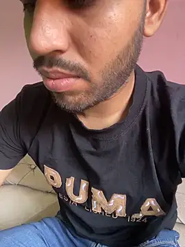 hotyyyyjonny online show from May 8, 4:02 am