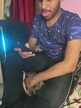 hotyyyyjonny online show from May 4, 3:14 pm