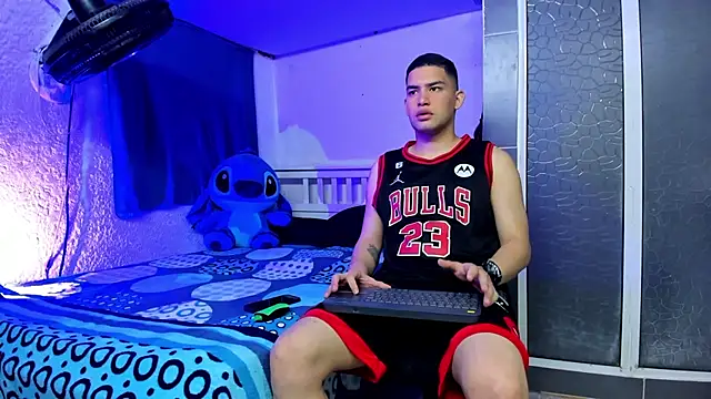 VincentBrown 777 online show from January 11, 8:07 am