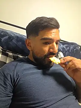 piggylatino online show from May 11, 3:52 am