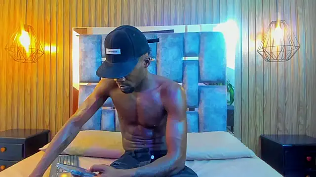 Ethan  OPry online show from December 13, 8:48 pm