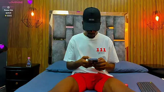 Ethan  OPry online show from December 19, 8:06 pm