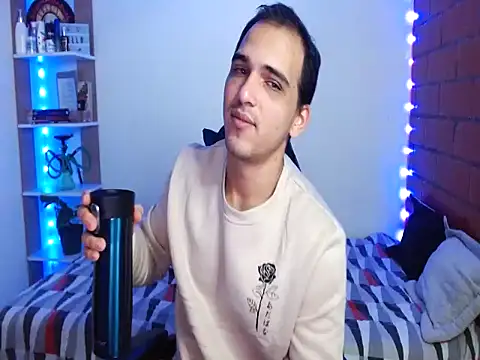 Maax30233 online show from November 16, 3:25 pm