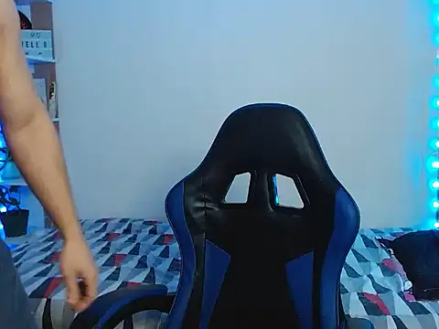 Maax30233 online show from December 3, 2:34 pm