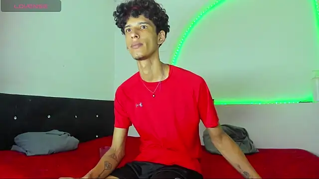 kaiborman00 online show from April 26, 3:37 am