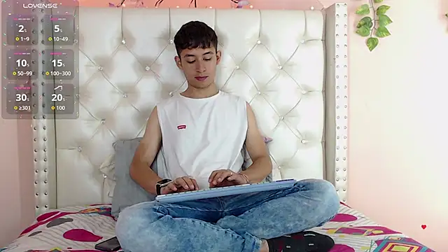 Angell01  online show from December 18, 8:16 pm