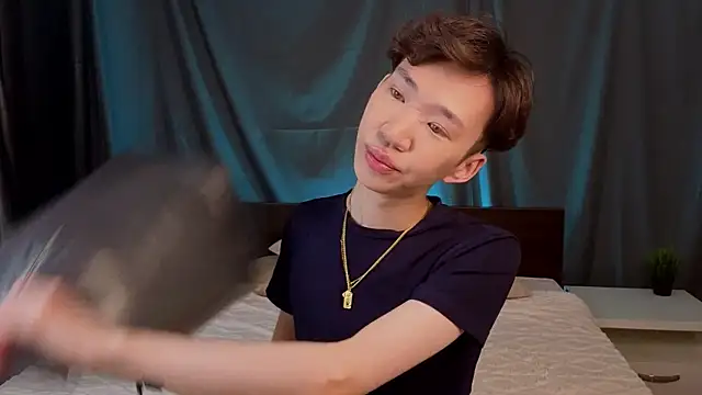 islendtakumi online show from November 15, 3:30 am