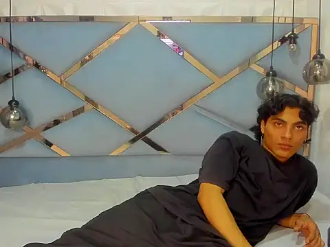 MattFiore online show from February 11, 7:08 pm