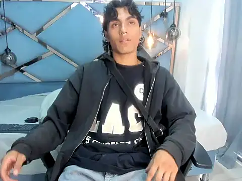 MattFiore online show from February 4, 6:36 pm