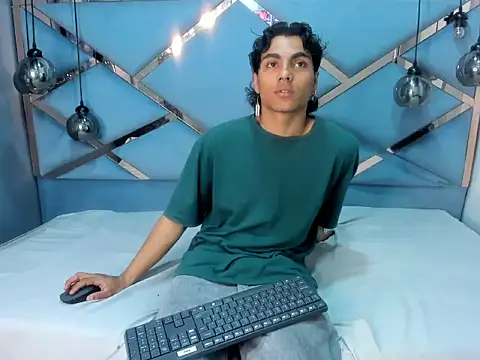 MattFiore online show from February 7, 6:02 pm