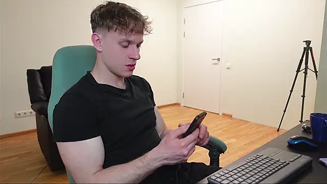 Charles Dreams online show from April 3, 10:39 pm