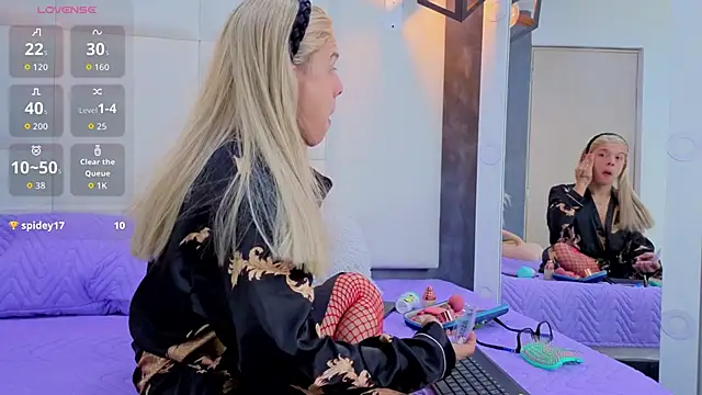 Valentino moretti online show from April 29, 11:37 am