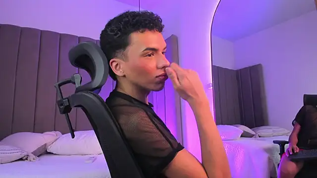 Seab trooy online show from April 7, 9:42 am