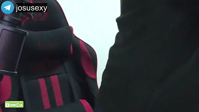 likihot online show from November 26, 8:45 pm