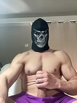 Luna MaskedMan online show from April 5, 12:01 pm