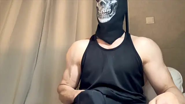 Luna MaskedMan online show from May 17, 7:49 am