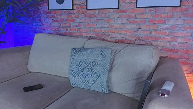 Chris Varden online show from April 30, 8:38 pm