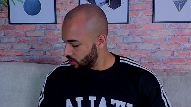 Chris Varden online show from April 26, 7:21 pm