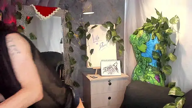 AngelDamianArt online show from November 19, 8:52 pm