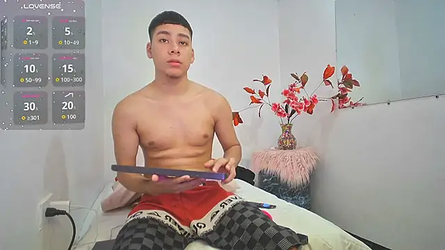 Lucastorrez01 online show from November 20, 3:28 am