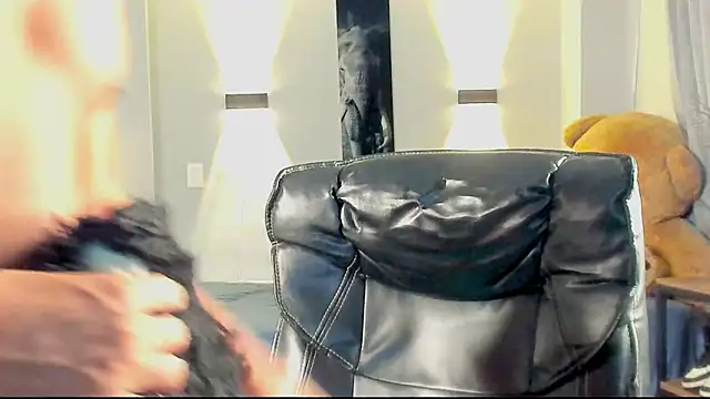 LEONHDZ online show from December 15, 11:24 pm