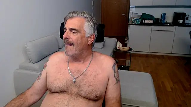 Buidapest online show from November 19, 9:36 pm