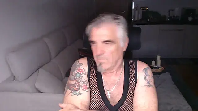 Buidapest online show from May 23, 12:27 am