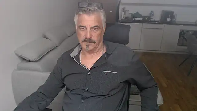 Buidapest online show from January 8, 2:39 am