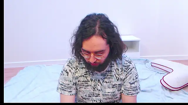 eren jaeger2000 online show from May 12, 5:05 am