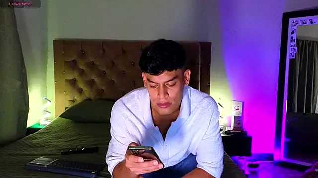 blorelopez online show from January 11, 2:48 am