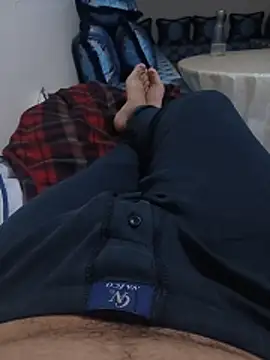 ouchenshadow2975 online show from November 22, 12:43 am