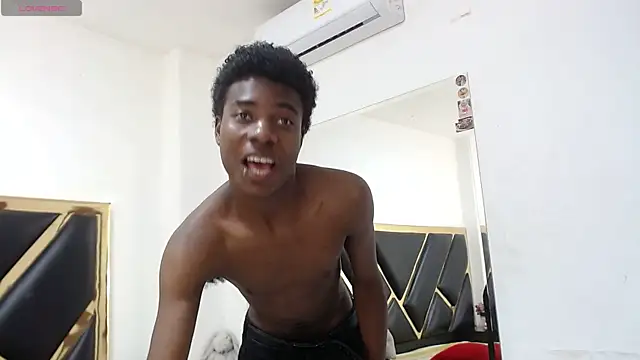 NoahJhonson69 online show from May 9, 11:55 am