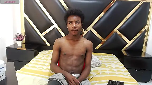 NoahJhonson69 online show from June 20, 12:21 pm