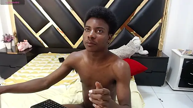 NoahJhonson69 online show from May 15, 12:57 pm