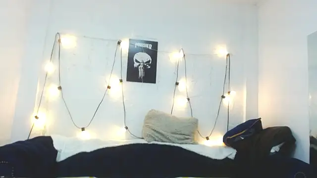 NoahJhonson69 online show from December 18, 7:21 pm