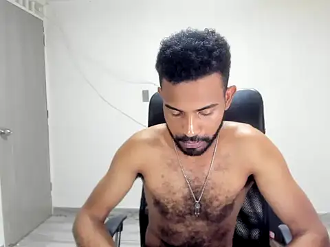 alberthot11 online show from April 16, 5:46 pm