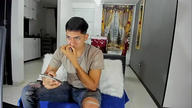 ATLASVANDRAKE online show from December 4, 11:23 pm