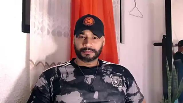 musclehetero online show from June 10, 4:40 pm