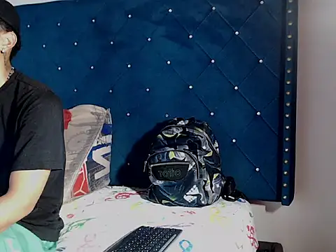 crissex3 online show from March 31, 1:24 pm