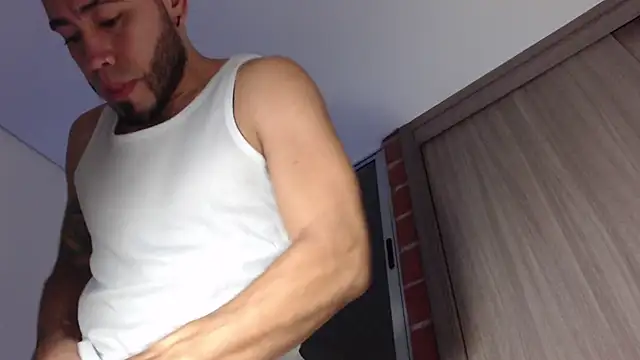 MikeSantoss1 online show from December 18, 1:12 am